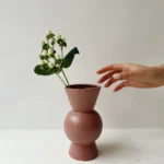 Rausva keramikinė vaza