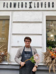 IMG_20241107_105737-01-011 - Flowers and Lovers